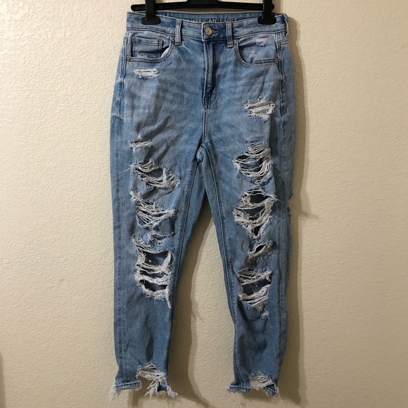 American Eagle Outfitters Denim - American Eagle Distressed Mom Jeans - Size 4 Short